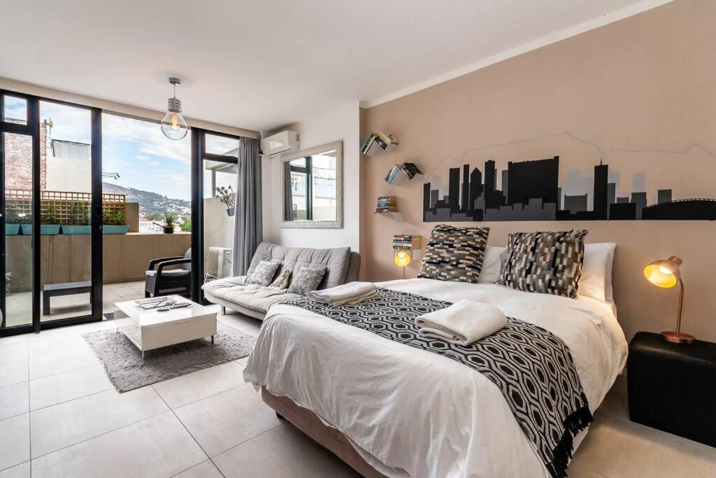 Four Seasons 818- Spacious Cbd Studio - Onsite Parking, Gym & Rooftop Pool Apartment Кейптаун Екстериор снимка